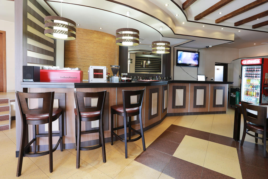 Acropolis Hotel Pazardżik Zewnętrze zdjęcie