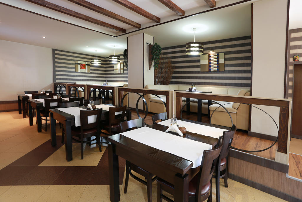 Acropolis Hotel Pazardżik Zewnętrze zdjęcie